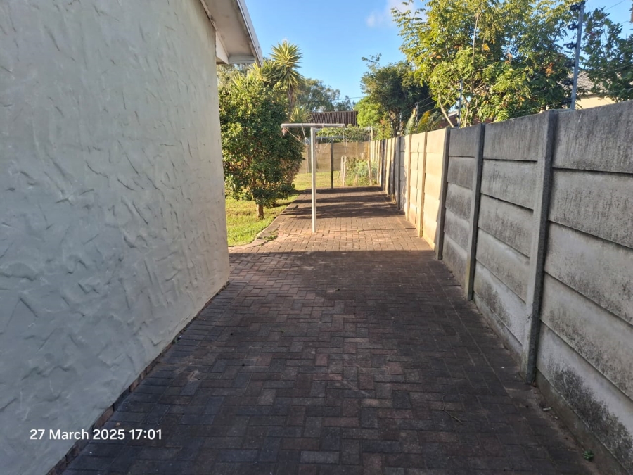 To Let 3 Bedroom Property for Rent in Framesby Eastern Cape